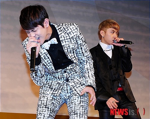Source; Newsis

BEAST @ 2011 KAA Awards Ceremony (111020): Yo Seob, Jun Hyung ^^