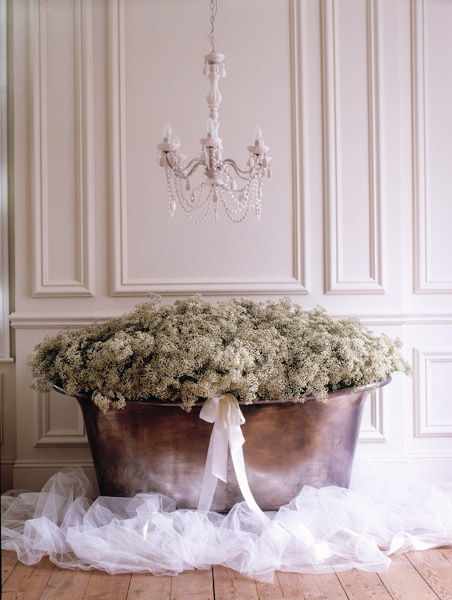  (bathtub,tub,ribbon,decor,pink,interior design,flowers)
