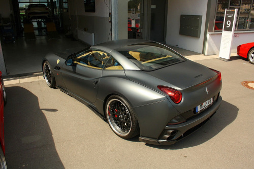 Matte gray Ferrari California on black Hamman wheels Photo by ven via 