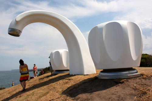 laughingsquid:

Sculpture by the Sea, A Temporary Outdoor Large-Scale Art Exhibition
