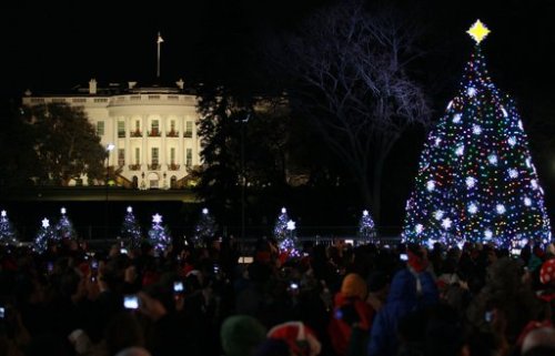 yahoonews:

It’s on: The National Christmas Tree is lit in Washington.
(Photo by Mark Wilson/Getty Images)