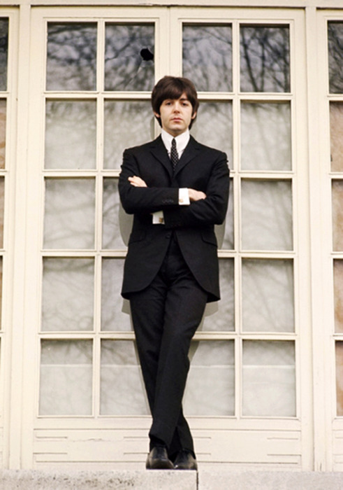elizabitchtaylor:

Paul McCartney photographed by Jean-Marie Perier