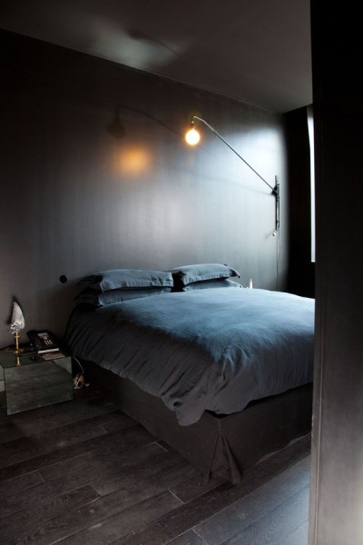 theblackworkshop:

dark bedroom (my style)
