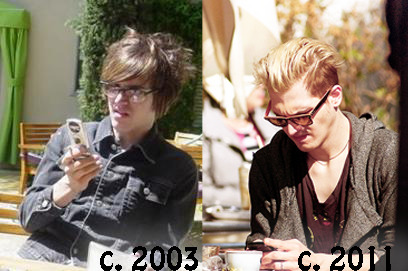 ifshehadwings:

iamhighlyillogical:

crabkind:

rosalui:

Mikey Way: Scowling Sceptically at Cellphones Since Circa 2003

HAHAHAHA





I LOVE HIM SO MUCH. 
