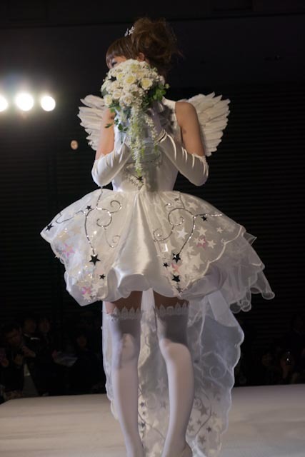 The dress was on display at Tokyo Bridal Festa 2011 which ran at the Tokyo