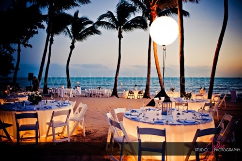 beach wedding reception in Key West Florida Source venuesafaricom