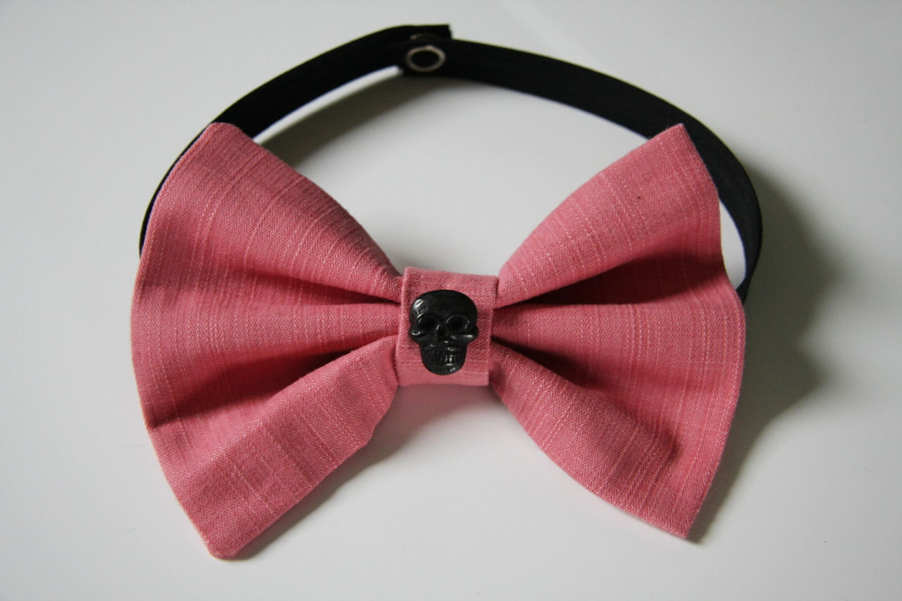 Coral Pink and Black Skull Bow tie. €17,00