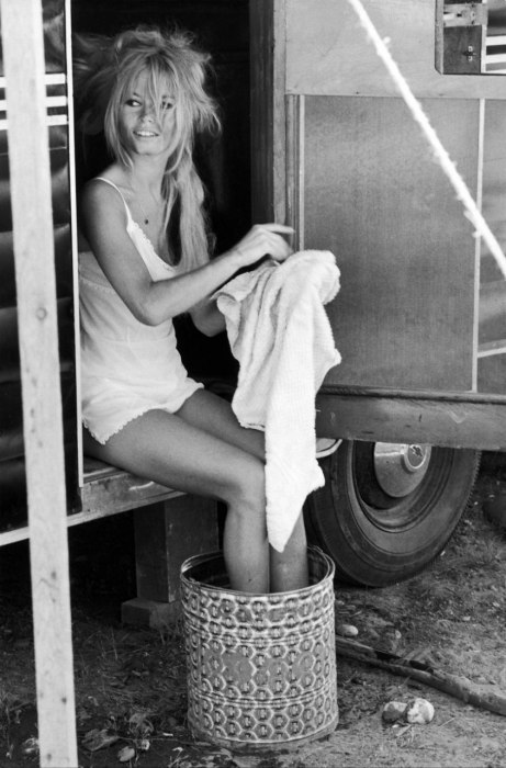 suicideblonde Brigitte Bardot on the set of Viva Maria in 1965
