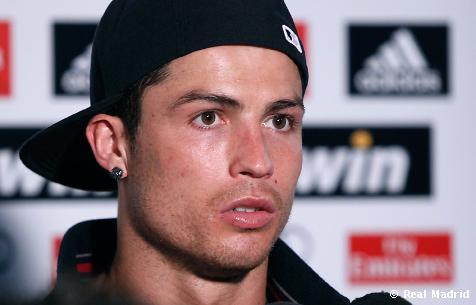 

Cristiano Ronaldo talked about the 1-1 draw with Malaga in the mixed zone: 
&#8220;We still have an eight point lead and there&#8217;s nothing to worry about because the league is far from over.&#8221;&#8220;Malaga are a good side, hard to play against, but we didn&#8217;t expect this result. That&#8217;s football for you.&#8221;&#8220;We were unlucky to concede the equaliser in injury time after dominating the whole match, but we&#8217;re calm about it. We suffer when we don&#8217;t score.&#8221;&#8220;The referee seemed scared to make some calls, but I don&#8217;t want to judge him because he tried to do his best.&#8221;
(via Real Madrid C.F. Official Web Site)


VIDEO:
