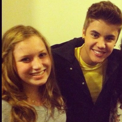  Justin Bieber with a fan today 