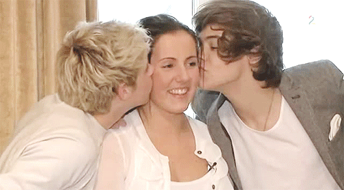 Harry Styles One Direction Niall Horan girl 1D edit kiss fan Sweden lucky