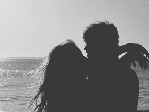 Tumblr (black and white,girl,boy,love,couple,sun,beach,ocean,sea)