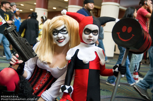 geeksintights:

Harley’s Apprentice by *Tayyrex
For more comic book cosplay goodness, follow Geeks in Tights!
