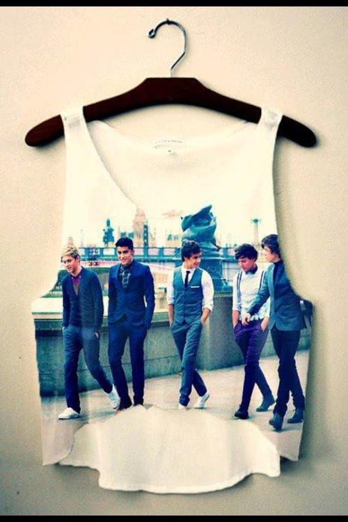 horan-infections:

youlookamazayn:

1d-youlightupmywoorld:

If this isn’t sold anywhere, I’m going to get one made and cut it like this. So cute. I need this.

Would so buy this &amp; wear it every fucking day I SWEAR

I love this. I would wear this every minute of my life! ~