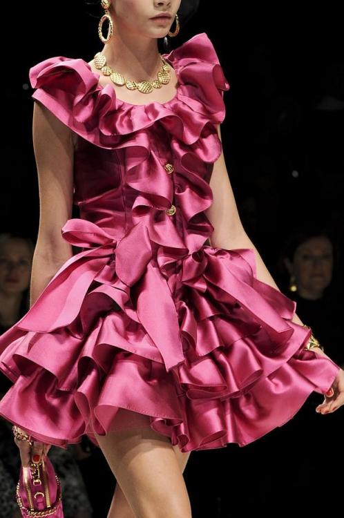 Moschino Fall/Winter Collection | Dressy dresses, Dresses, Celebrity
